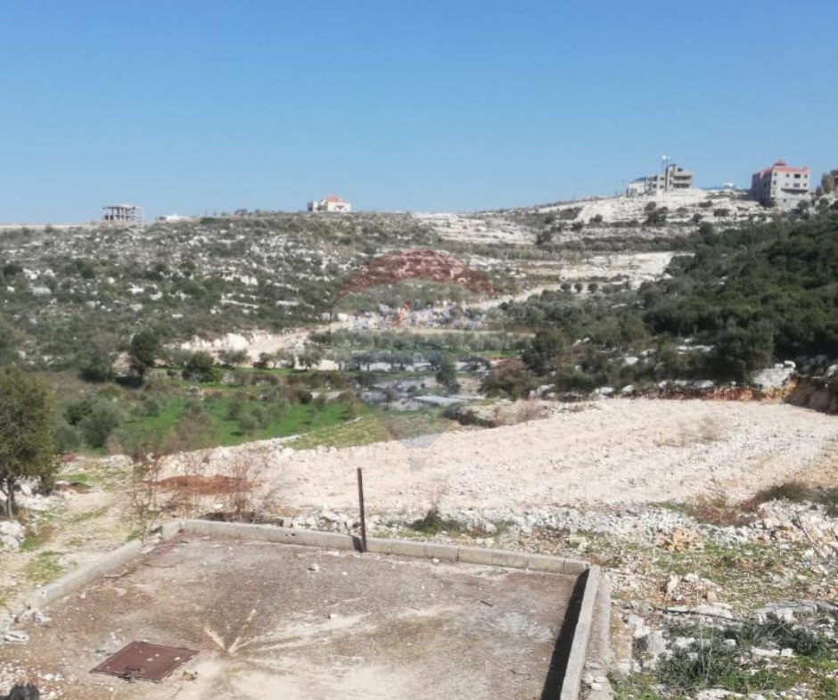 R9-910 أرض للبيع في كفريا البقاع واجهة على الأوتوستراد، سعر حصري Land for Sale in Kafrayya Bekaa Highway Frontage, Exclusive Price — Photo 2 of 4