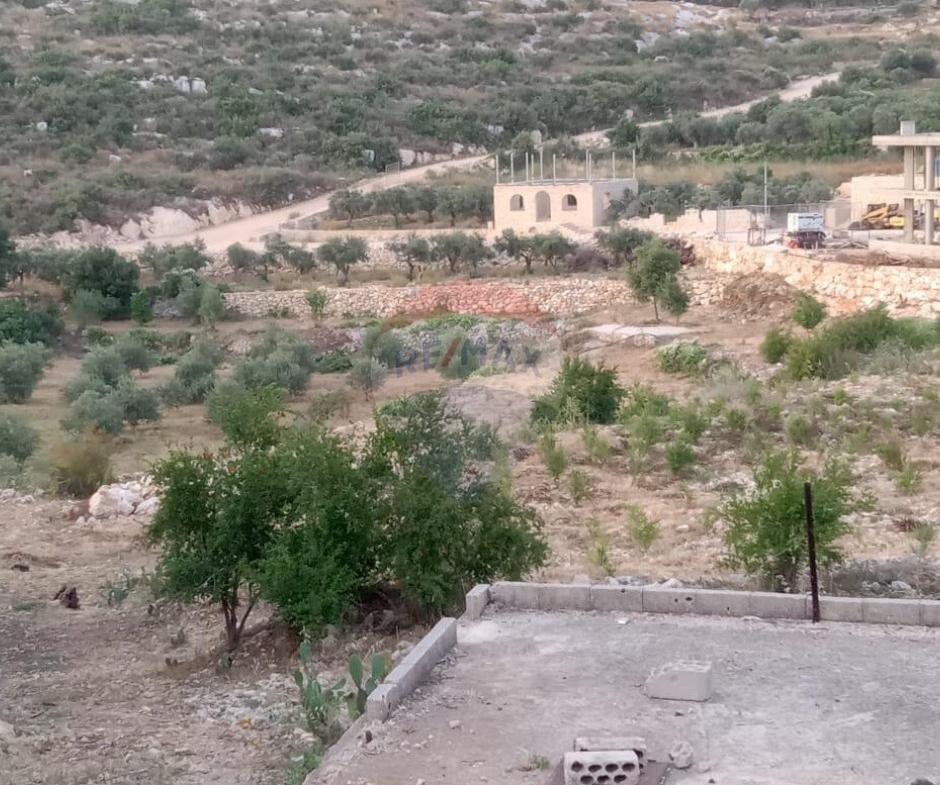 R9-910 أرض للبيع في كفريا البقاع واجهة على الأوتوستراد، سعر حصري Land for Sale in Kafrayya Bekaa Highway Frontage, Exclusive Price — Photo 4 of 4