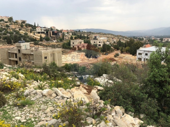 R9-968 Land for Sale in Nakhle Koura – 1,951 m², Residential أرض للبيع في النخلة الكورة – 1,951 متر مربع، تنظيم سكني 20/40 — Photo 4 of 7