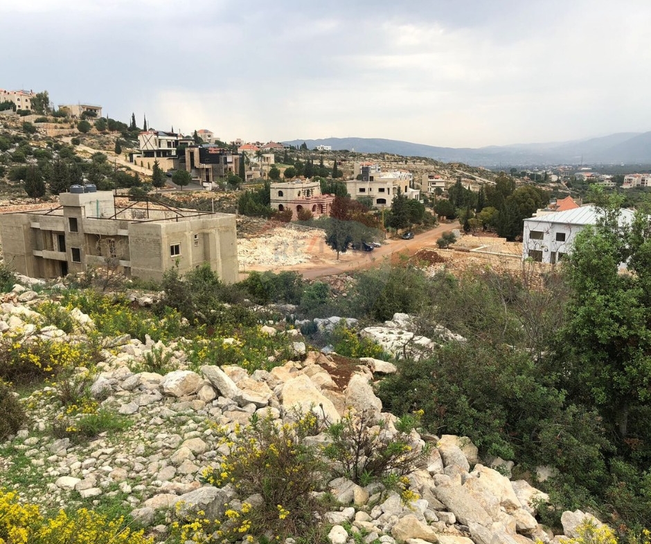 R9-968 Land for Sale in Nakhle Koura – 1,951 m², Residential أرض للبيع في النخلة الكورة – 1,951 متر مربع، تنظيم سكني 20/40 — Photo 4 of 7