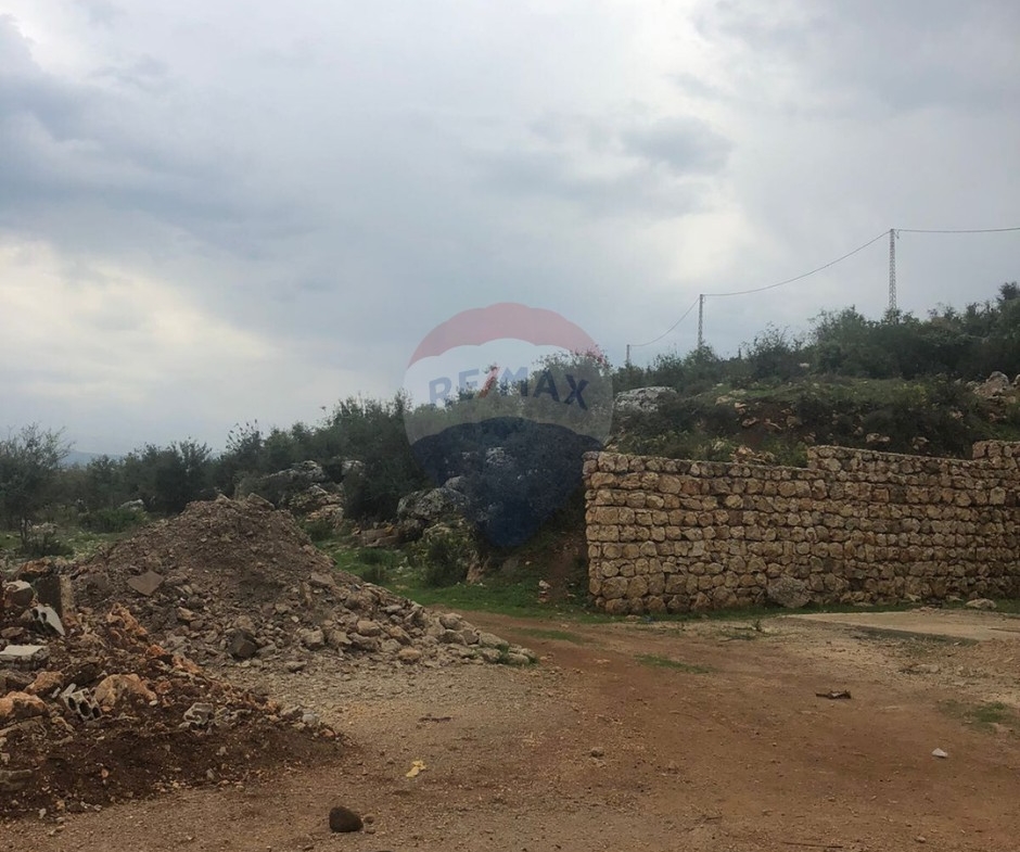 R9-968 Land for Sale in Nakhle Koura – 1,951 m², Residential أرض للبيع في النخلة الكورة – 1,951 متر مربع، تنظيم سكني 20/40 — Photo 5 of 7