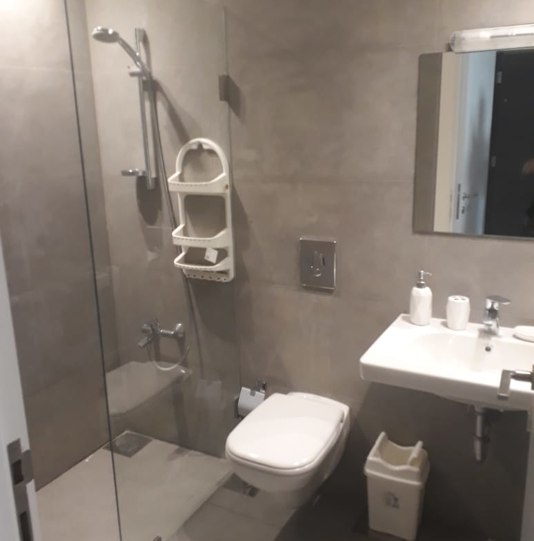 R9-168 Furnished cozy apartment for sale in Achrafieh, Beirut — الصورة 5 من 5
