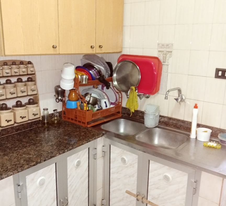 R9-228 Spacious Prime Location Apartment For Sale In Tripoli — الصورة 4 من 8