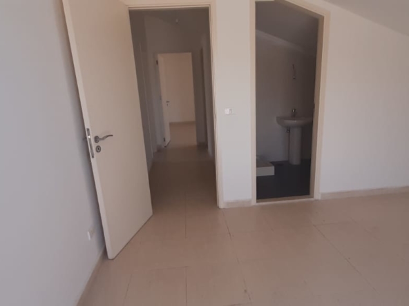 R9-253 Duplex for sale in Bouar, Keserwan — الصورة 2 من 6
