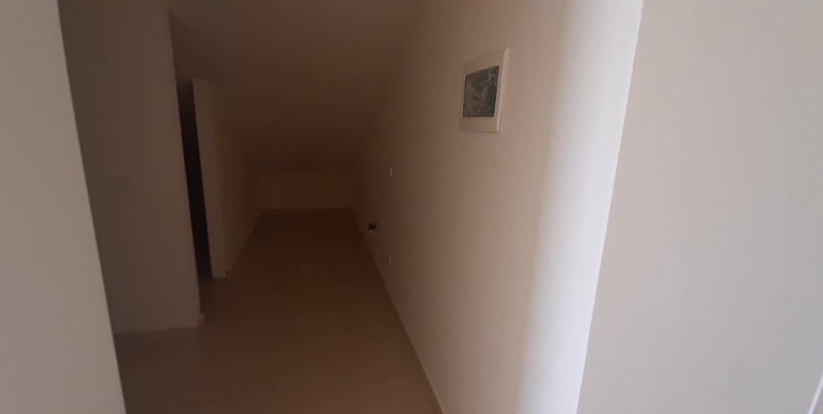 R9-253 Duplex for sale in Bouar, Keserwan — الصورة 3 من 6