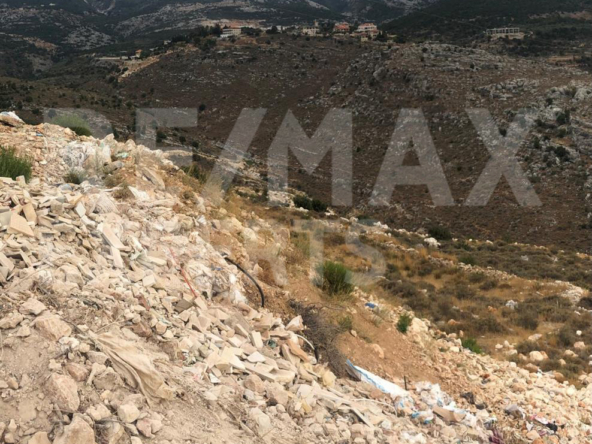 R9-251 Land for sale in Al Koura, North Lebanon. — الصورة 4 من 5