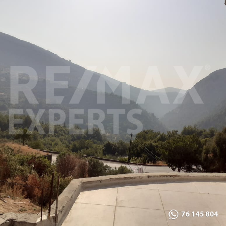 R9-185 New uncompleted house for sale in Zgharta — الصورة 2 من 10