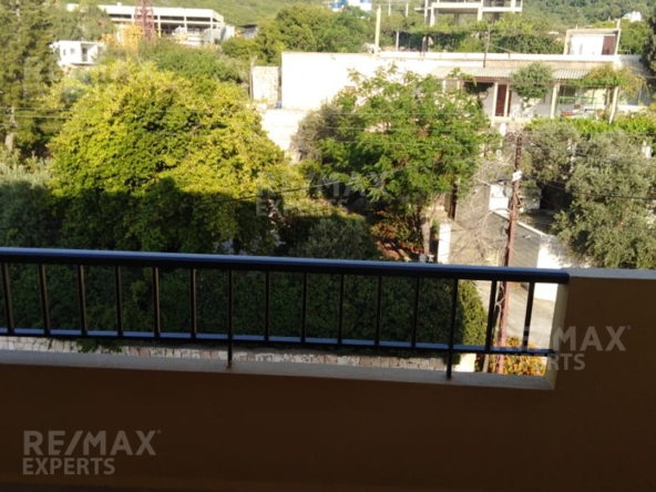 Photo 1 of 9