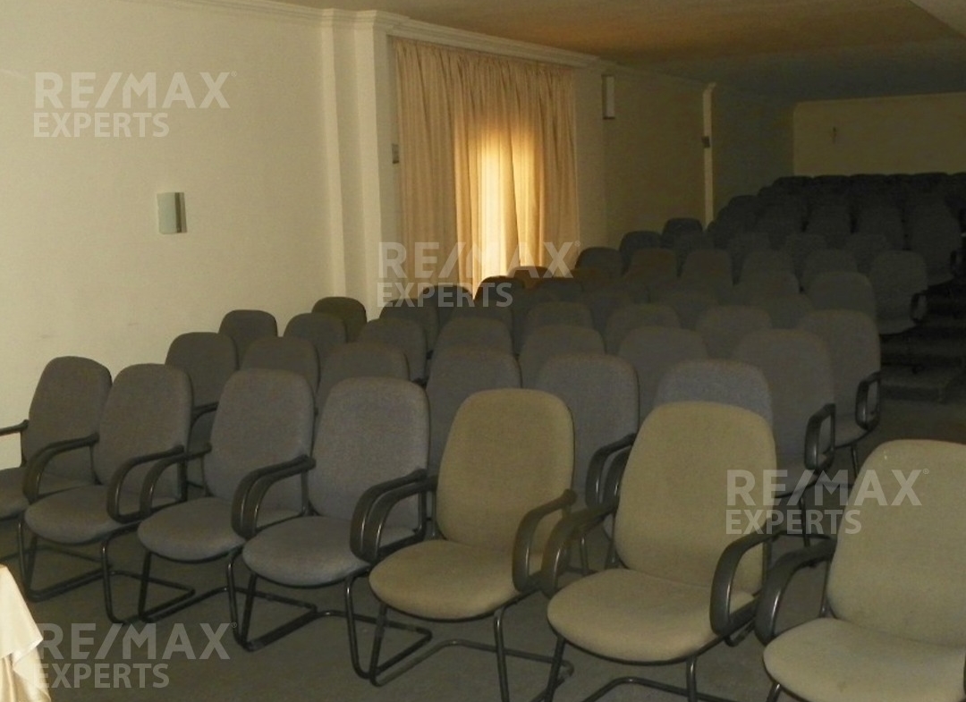 R9-281 Showroom for sale in Al Maarad, Tripoli — الصورة 9 من 12
