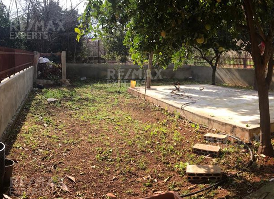 R9-232 Land with 2 built-up houses for sale in Zgharta — الصورة 3 من 5