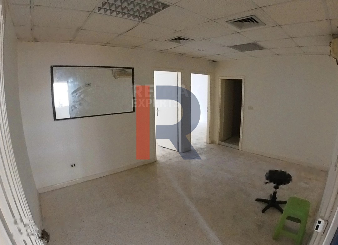 R9-466 SHOP FOR SALE TRIPOLI - BOULEVARD — Photo 4 of 6