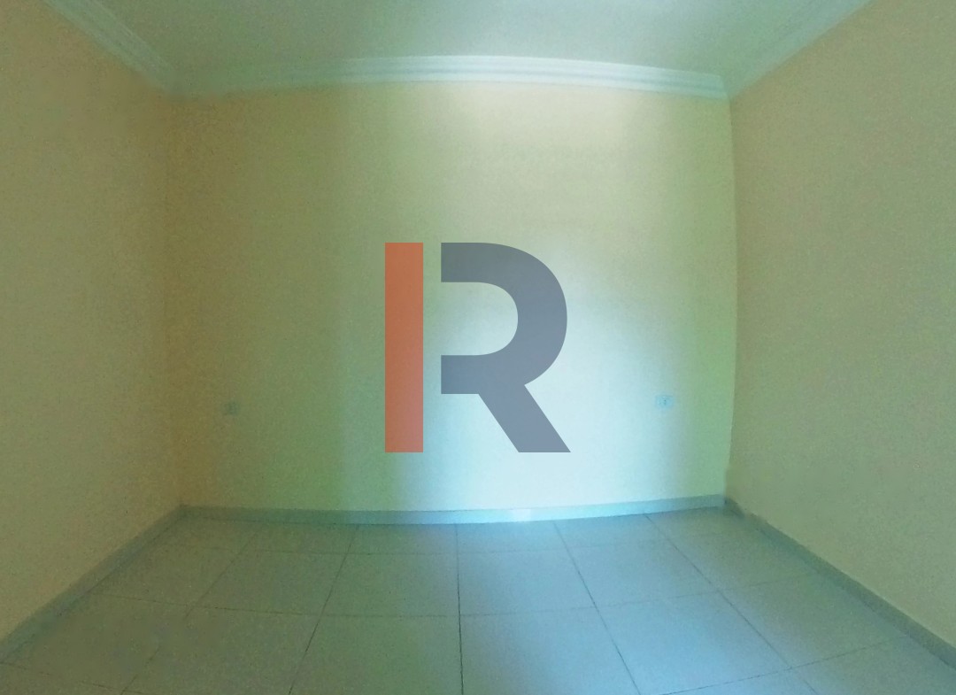 R9-667 Apartment For Sale in Mina - Tripoli — الصورة 5 من 14