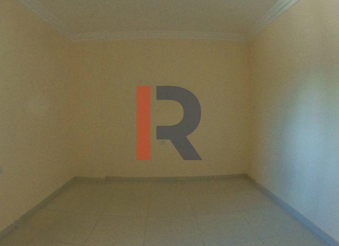 R9-667 Apartment For Sale in Mina - Tripoli — الصورة 8 من 14