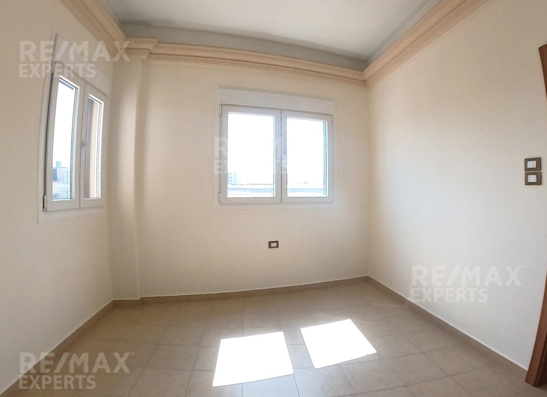 R9-732 Luxury Apartment For Sale In Tal - Tripoli — Photo 6 of 9