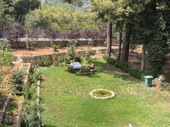 R9-142 Classic Lebanese house for rent in Danniyeh — Photo 5 of 8
