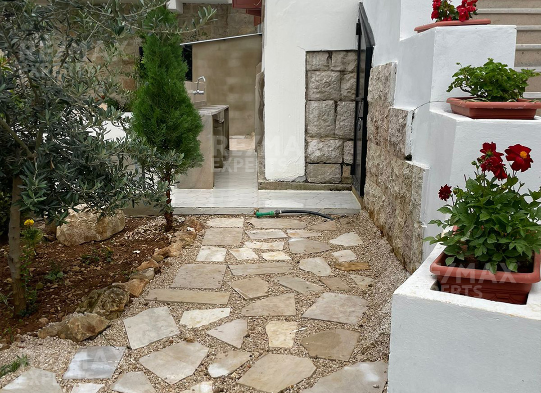 R9-138 Classic Lebanese house for sale in Dinniyeh — Photo 12 of 15