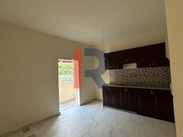 R9-948 Apartment For Sale in Syr - Al Danniyah — Photo 4 of 6