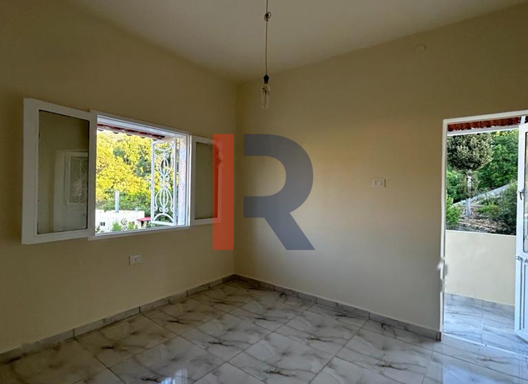 R9-948 Apartment For Sale in Syr - Al Danniyah — Photo 5 of 6
