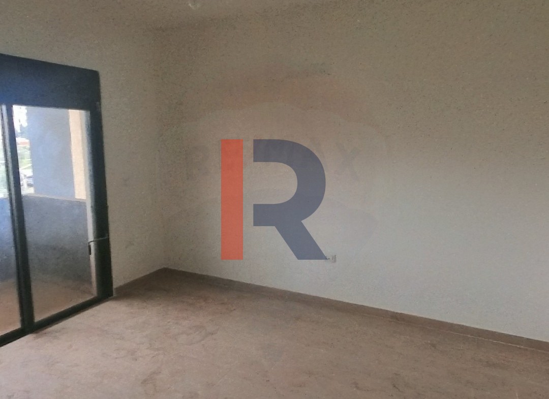 R9-1018 Apartment For Sale in Abou Samra - Tripoli — Photo 2 of 6