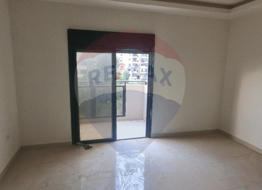 R9-1018 Apartment For Sale in Abou Samra - Tripoli — Photo 3 of 6