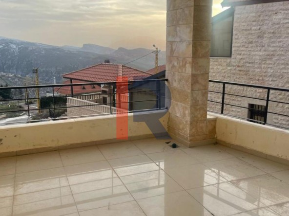 R9-1039 Apartment For Sale in Ehden - Zgharta — Photo 2 of 7