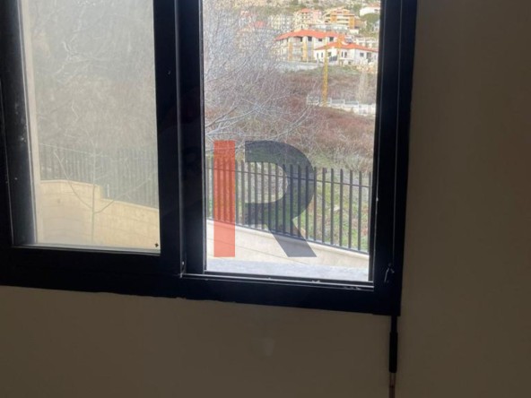 R9-1039 Apartment For Sale in Ehden - Zgharta — Photo 3 of 7