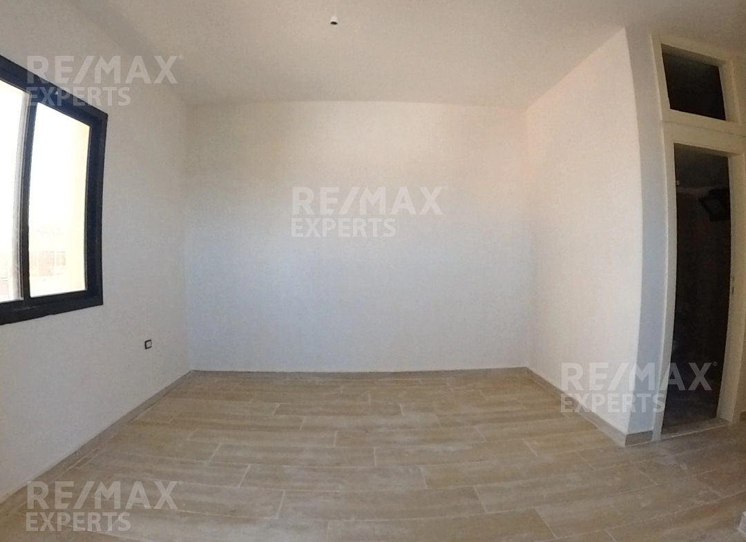 R9-1098 Apartment For Sale in Mina - Tripoli — Photo 2 of 9