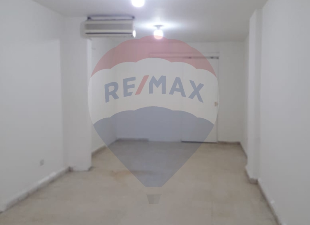 R9-1142 Shop For Rent In Zgharta — Photo 1 of 3