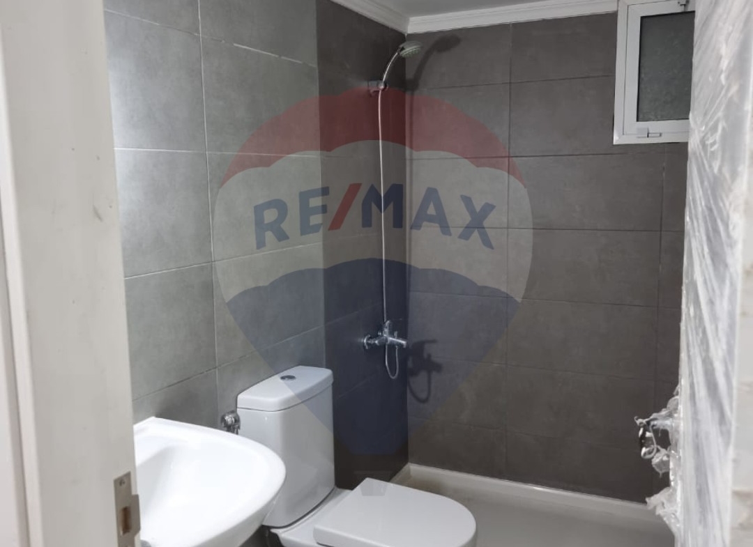 R9-1147 Apartment For Sale in Nakhle - Koura — Photo 4 of 13
