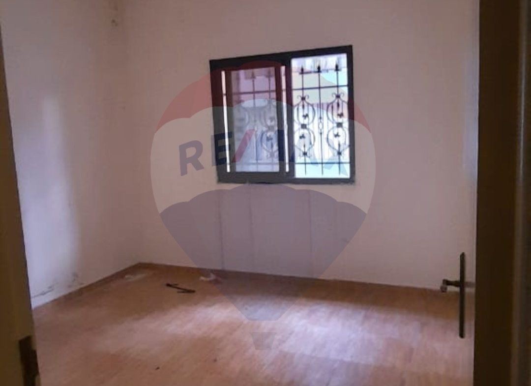 R9-1150 Apartment For Sale in Ayrounieh — Photo 4 of 6