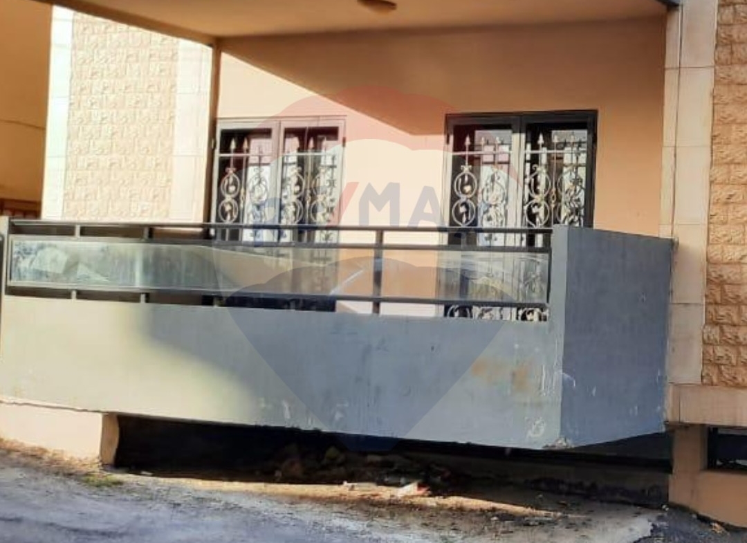 R9-1150 Apartment For Sale in Ayrounieh — Photo 5 of 6