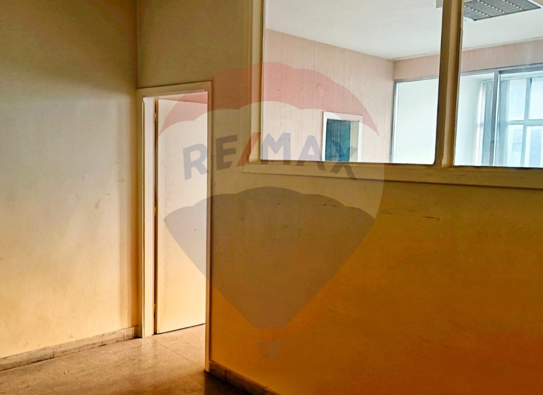 R9-1151 Office For Rent in Azmi - Tripoli — Photo 2 of 4