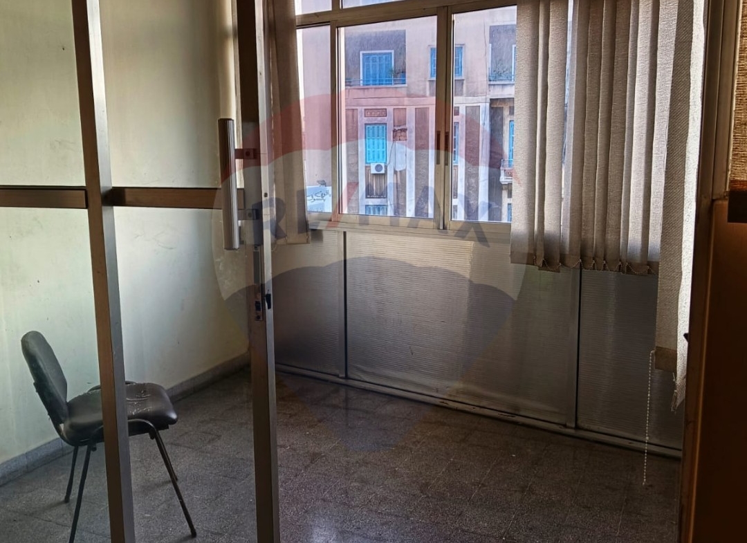 R9-1151 Office For Rent in Azmi - Tripoli — Photo 4 of 4