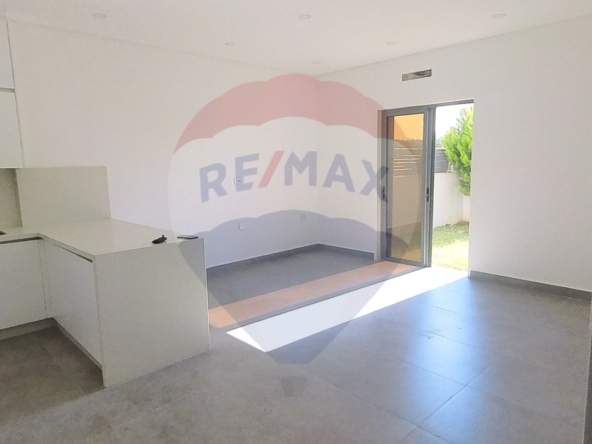R9-1158 Apartment For Sale in Abou Samra - Tripoli — الصورة 2 من 9