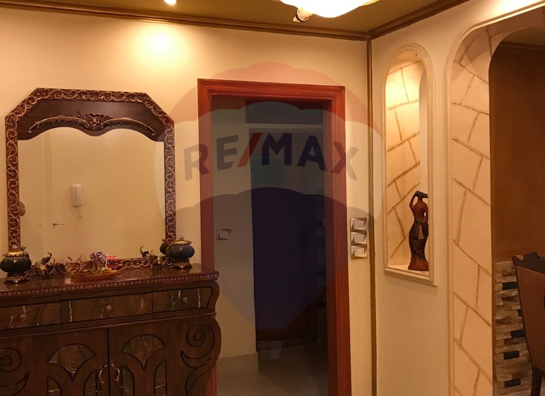 R9-1178 Apartment For Sale in Mina - Tripoli — Photo 2 of 11