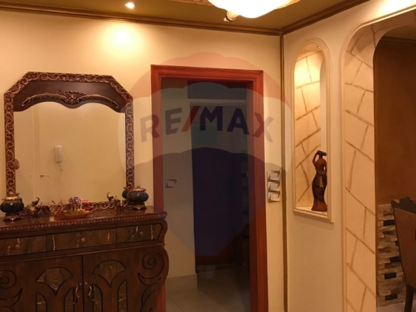 R9-1178 Apartment For Sale in Mina - Tripoli — Photo 2 of 11