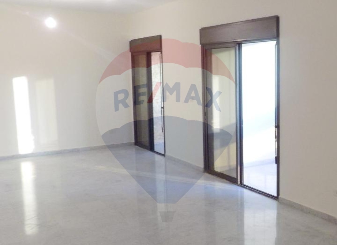 R9-1187 Apartment For Sale in Maarad - Tripoli — Photo 2 of 5