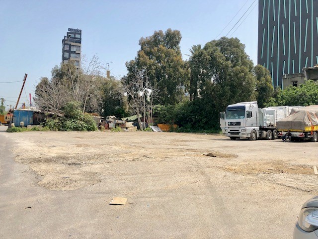 R9-93 Land for sale in Port Beirut, Karantina. — Photo 2 of 3