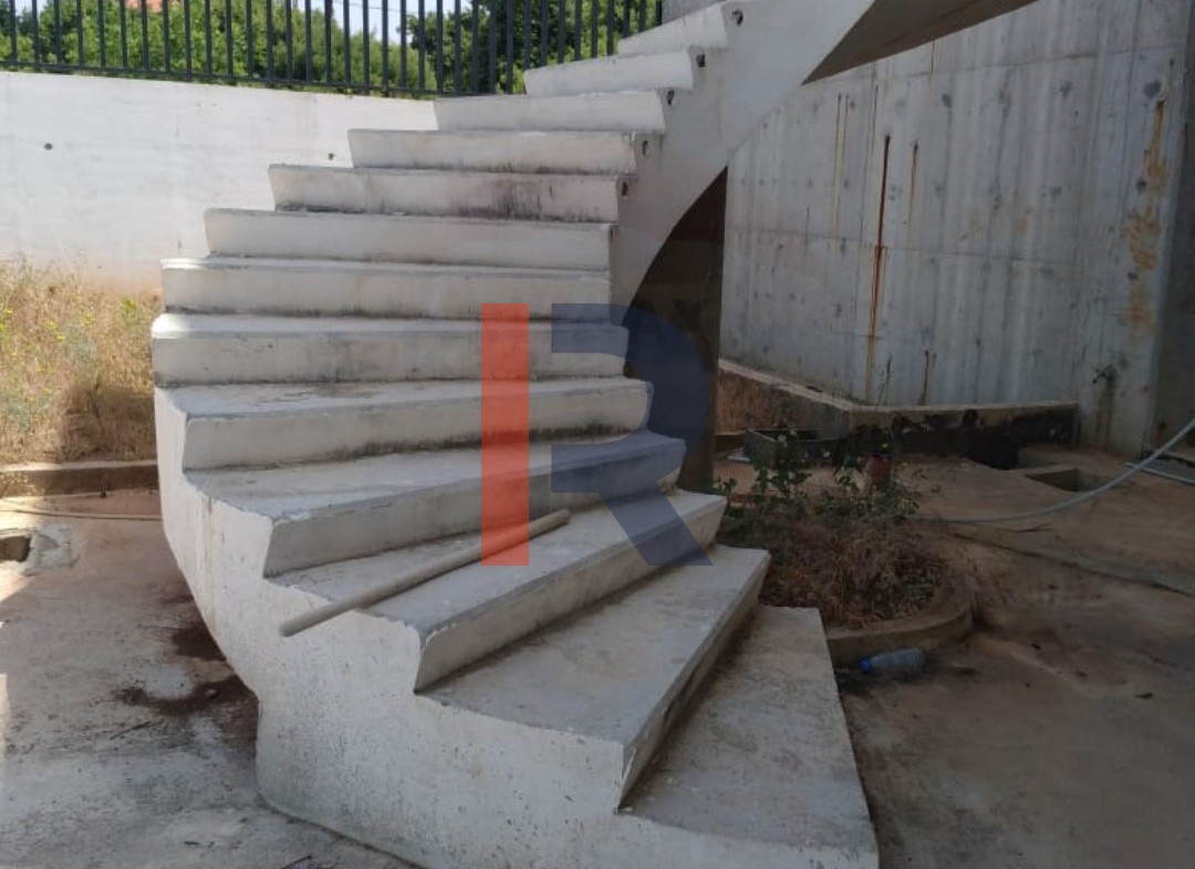 R9-1202 Villa For Sale in Nakhle - Koura — Photo 2 of 5