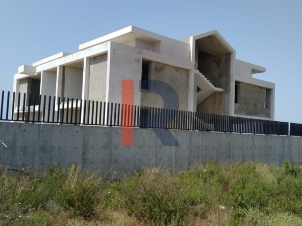 R9-1202 Villa For Sale in Nakhle - Koura — Photo 3 of 5