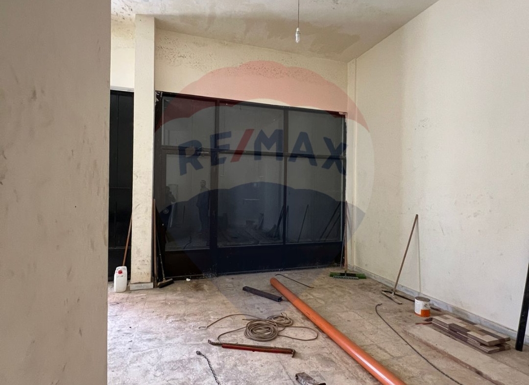 R9-1233 Showroom For Rent in Miten St. - Tripoli — Photo 2 of 4