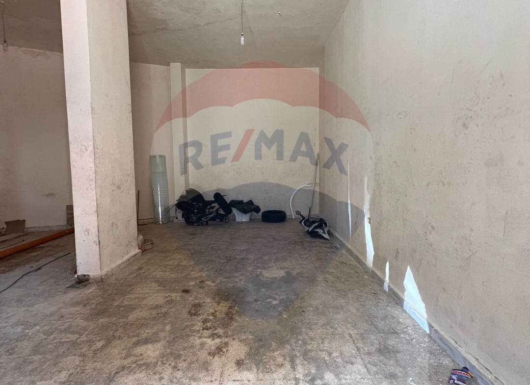 R9-1233 Showroom For Rent in Miten St. - Tripoli — Photo 4 of 4
