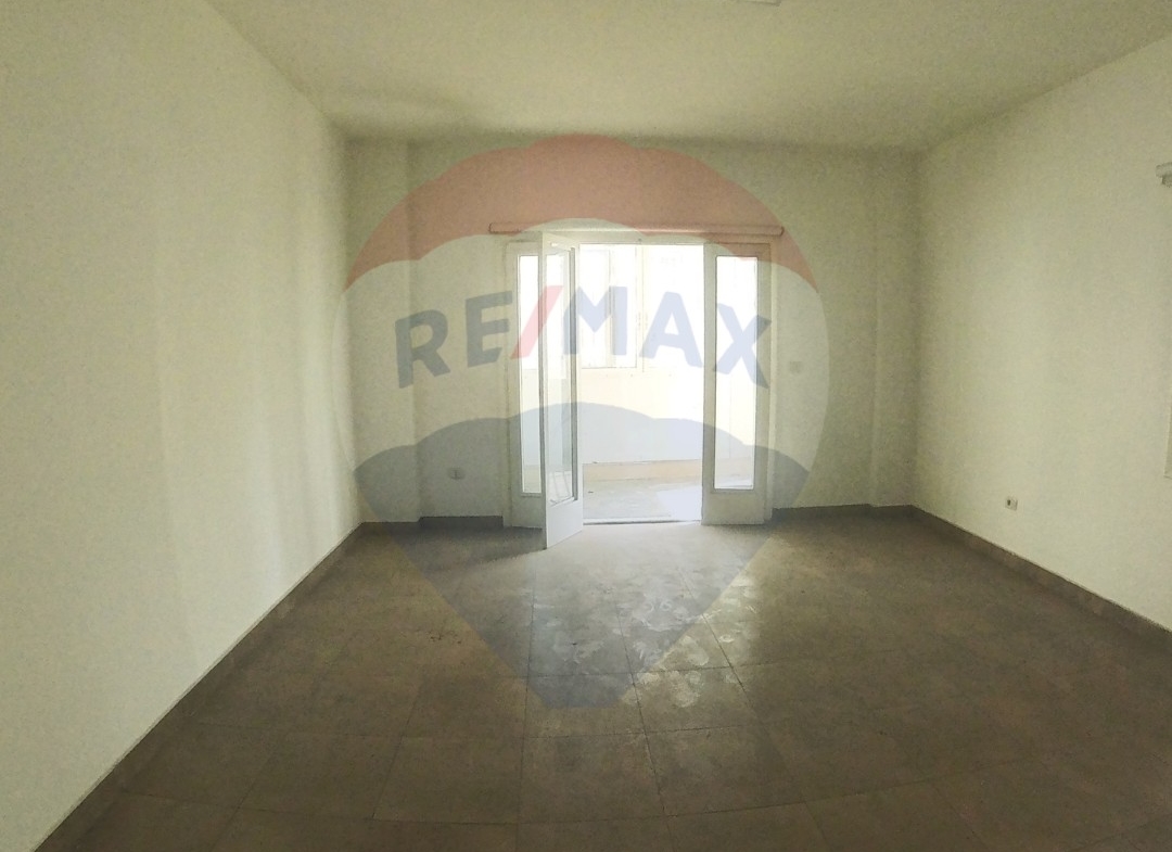 R9-1235 Apartment For Sale in Mina Street - Tripoli — الصورة 3 من 11