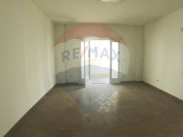 R9-1235 Apartment For Sale in Mina Street - Tripoli — الصورة 3 من 11