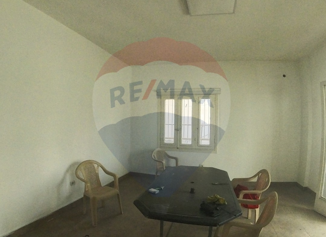 R9-1235 Apartment For Sale in Mina Street - Tripoli — الصورة 5 من 11
