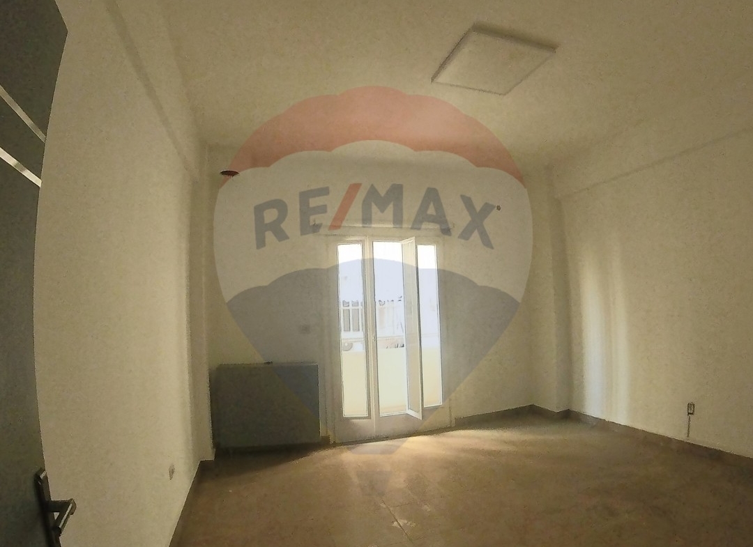 R9-1235 Apartment For Sale in Mina Street - Tripoli — الصورة 6 من 11