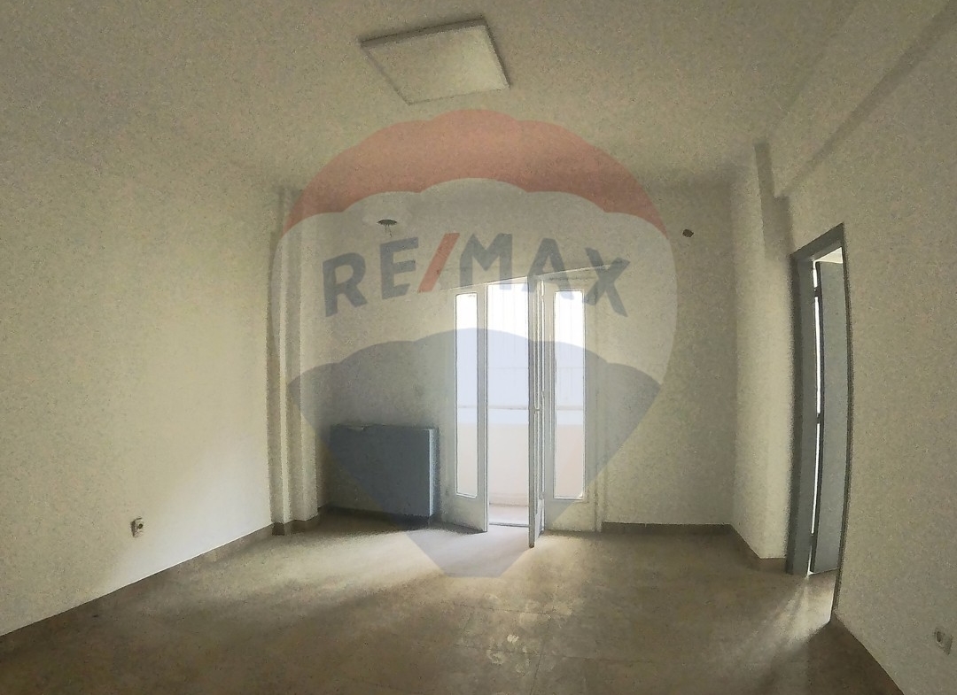 R9-1235 Apartment For Sale in Mina Street - Tripoli — الصورة 10 من 11