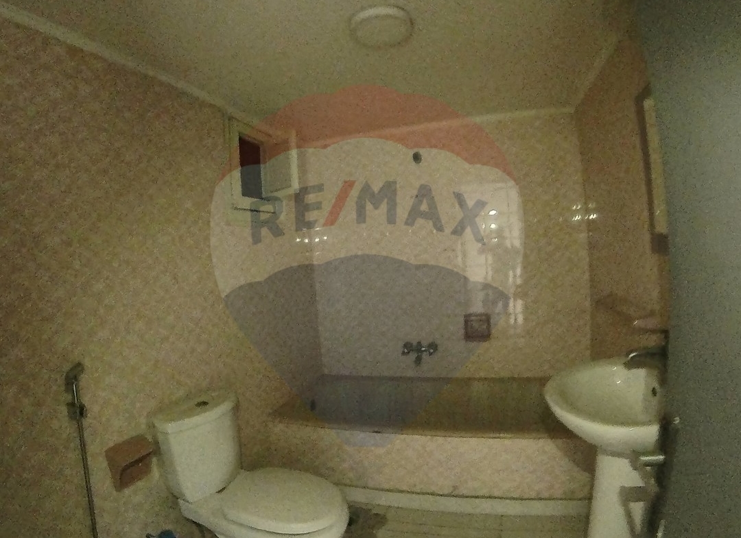 R9-1235 Apartment For Sale in Mina Street - Tripoli — الصورة 11 من 11