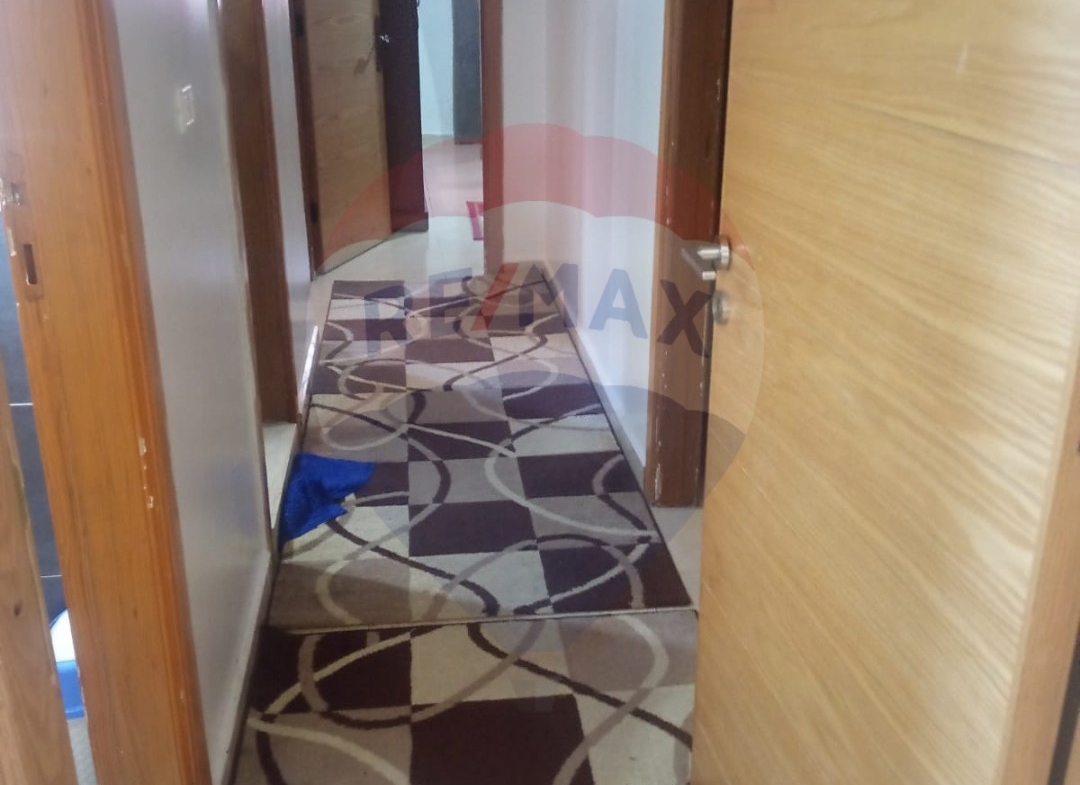 R9-1246 Apartment For Sale in Abou Samra — Photo 2 of 7