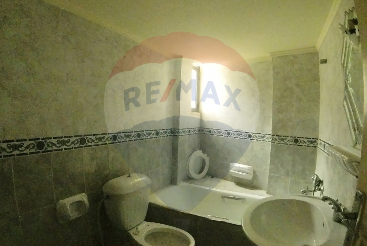 R9-1301 Apartment For Sale In Abu Samra — Photo 2 of 10